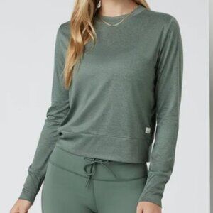 Vuori Daydream Long Sleeve Performance Crewneck in Marsh Heather, Size Large